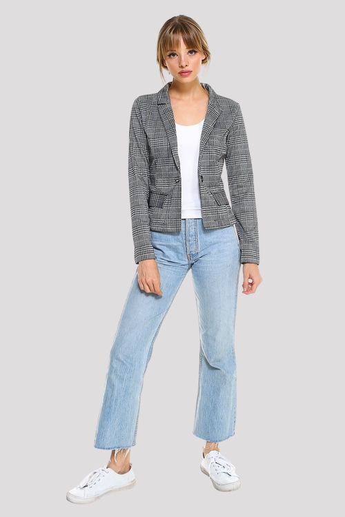 Structured Plaid Blazer – Fitted Look