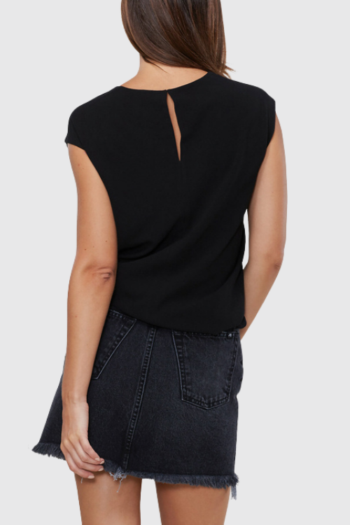 Sleeveless Snake Print Cap Top